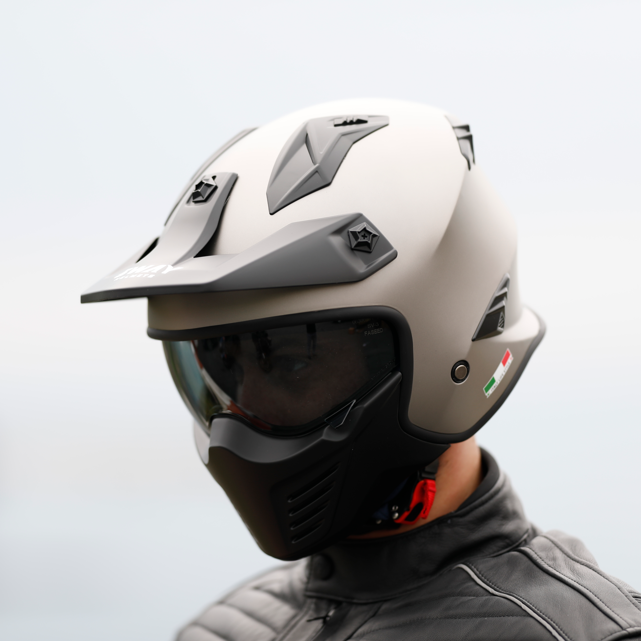SWAY TOKYO Dark Titanium Kask - Görsel 3