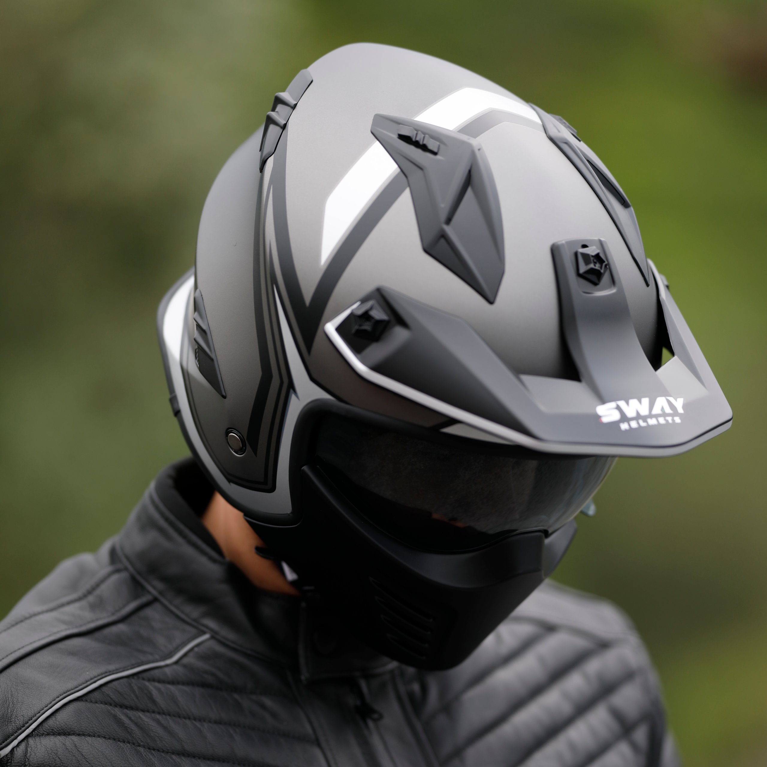 SWAY TOKYO Titanium White Black Kask - Görsel 4